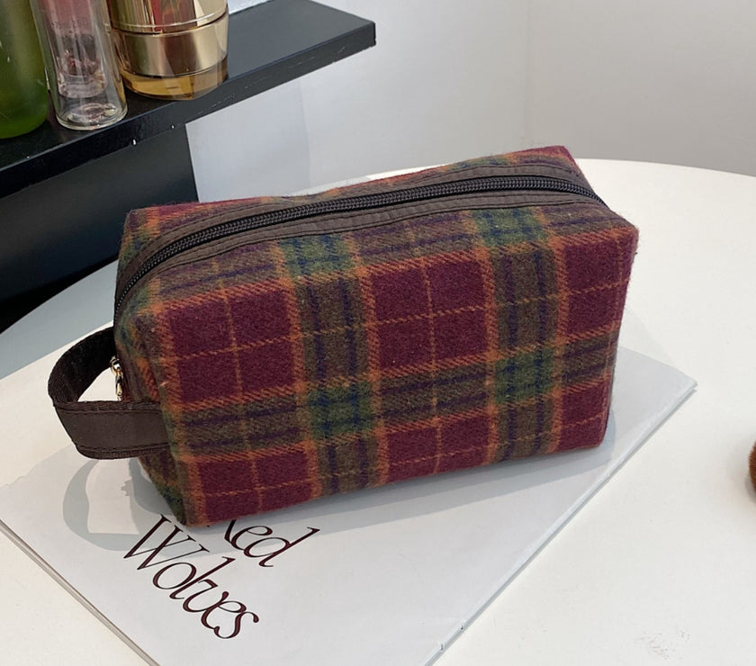 Contrast Plaid Clutch with Zipper