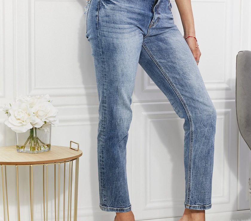 1153f0eb4b3d4fae856a8911fef11def-Max