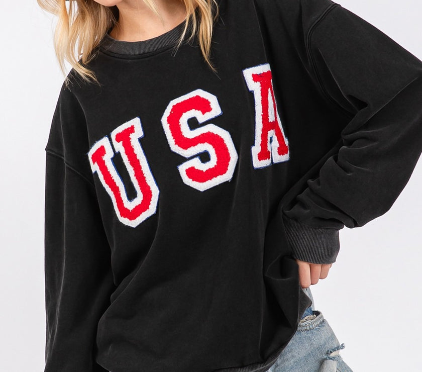 SAGE + FIG USA Letter Patch Round Neck Sweatshirt
