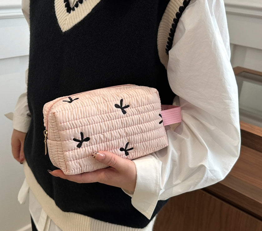 Texture Contrast Bow Wristlet