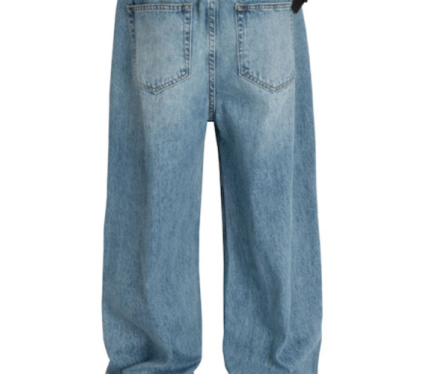 2b3d654d-2767-440d-b871-22219b90ebcc-Max