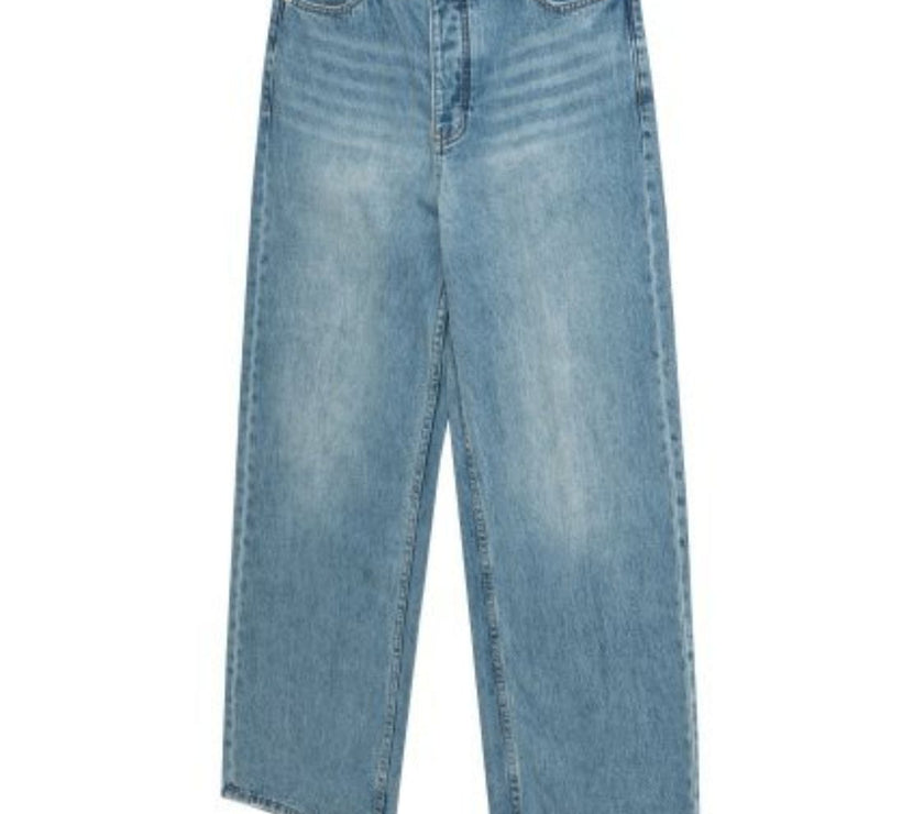 2d502d9e-9a99-4ec5-90b2-fc119457cfb1-Max