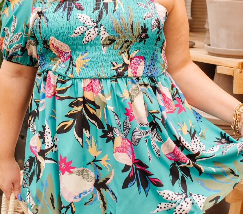 Green Plus Size Floral Smocked Bodice Single Puff Short Sleeve Babydoll Blouse