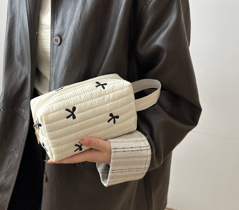 Texture Contrast Bow Wristlet