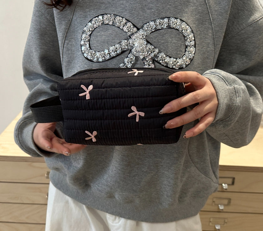 Texture Contrast Bow Wristlet