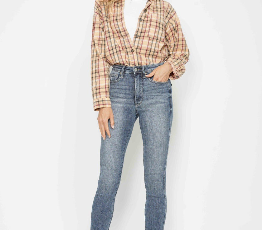 Judy Blue Full Size Tummy Control Contrast Wash Skinny Jeans