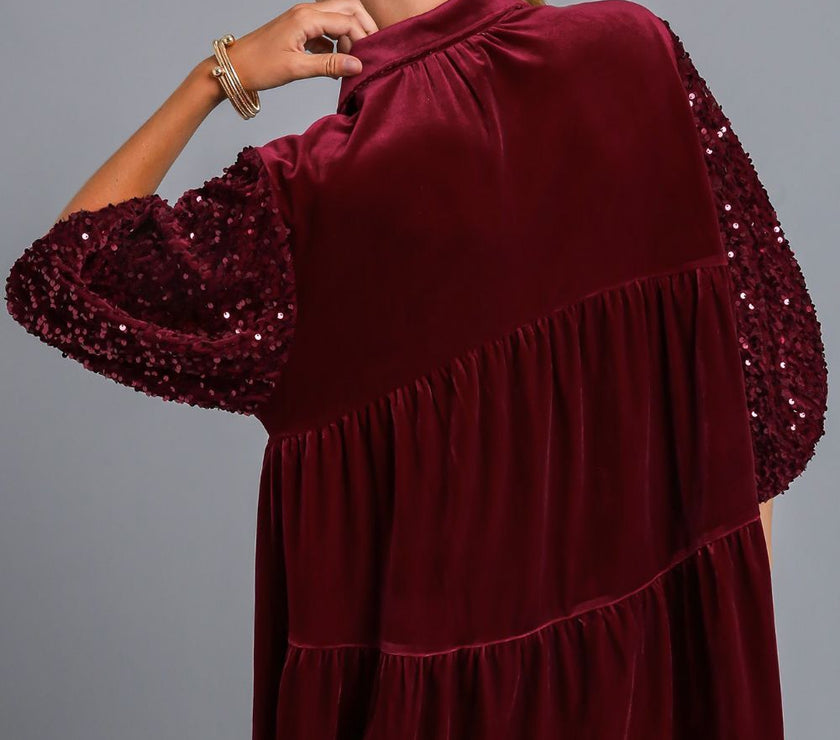 Umgee Sequin Detail Tiered Back Half Sleeve Shirt