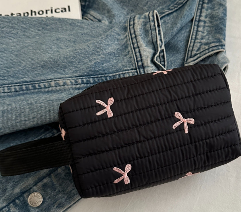 Texture Contrast Bow Wristlet