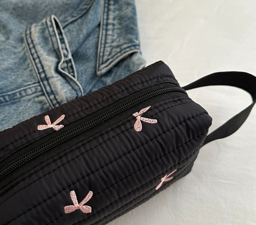 Texture Contrast Bow Wristlet