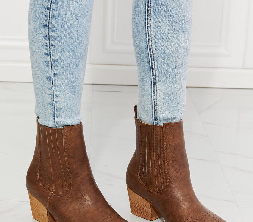 3cd08cc647af44bb9829561d90302b87-Max