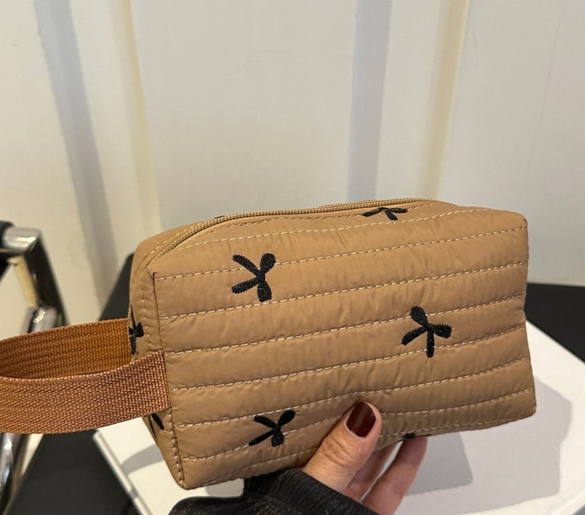 Texture Contrast Bow Wristlet