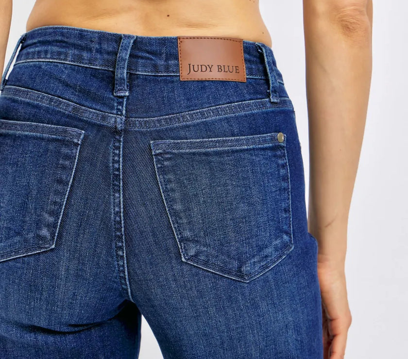 4437dfd6-01a5-411f-9d83-965ce987fcc9-Max