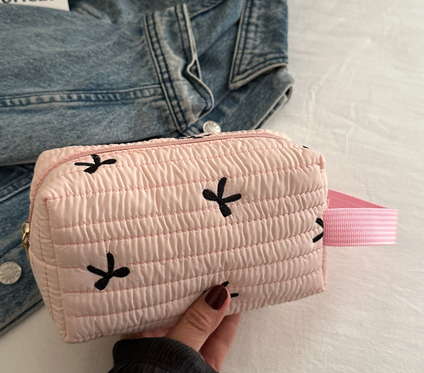 Texture Contrast Bow Wristlet