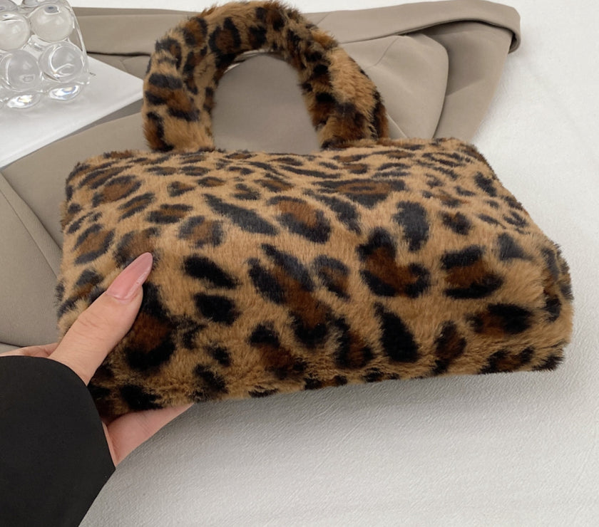 Leopard Fluff Handbag with Zip