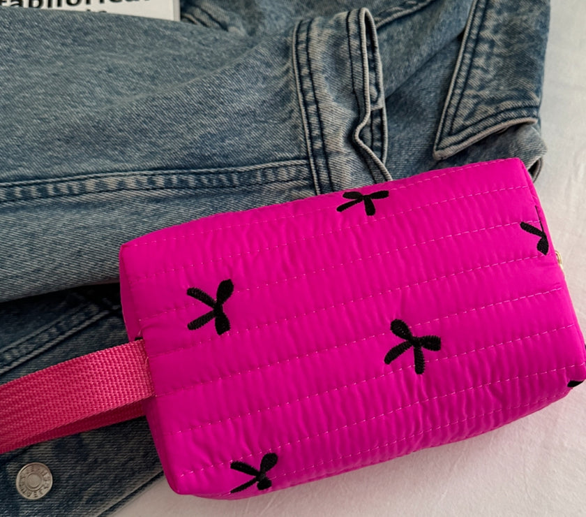 Texture Contrast Bow Wristlet