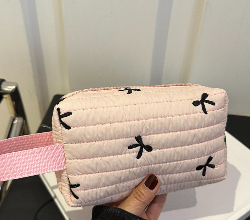 Texture Contrast Bow Wristlet