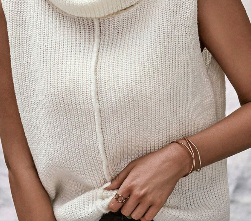 Central Seam Turtleneck Sleeveless Sweater Vest