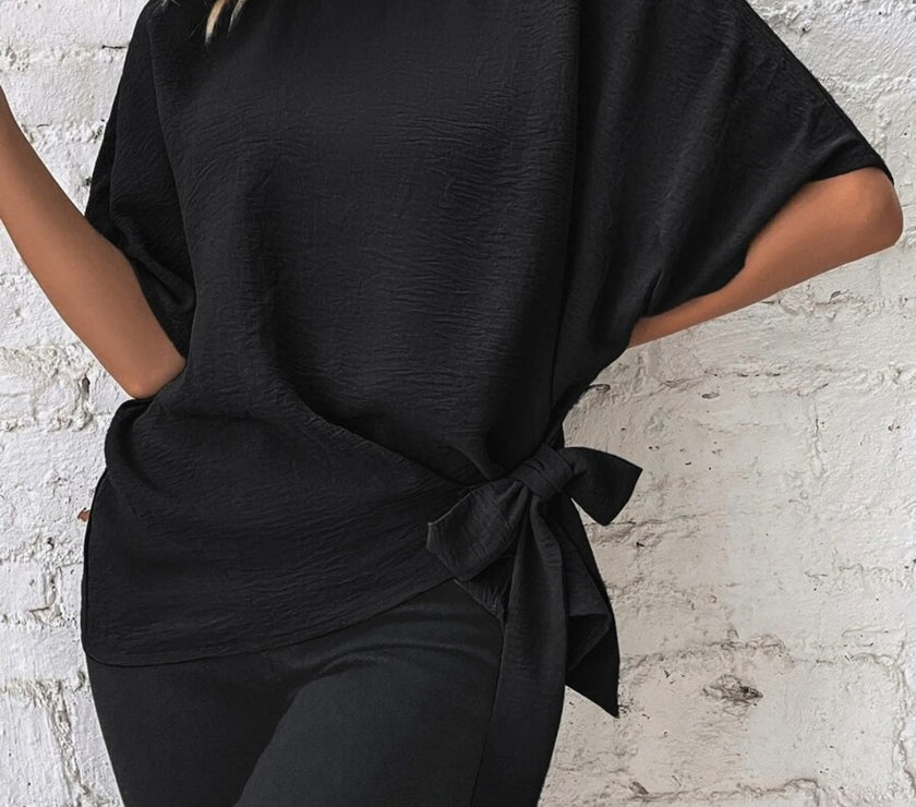 Knotted Round Neck Half Sleeve Blouse