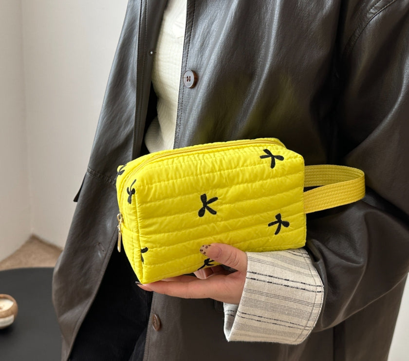 Texture Contrast Bow Wristlet