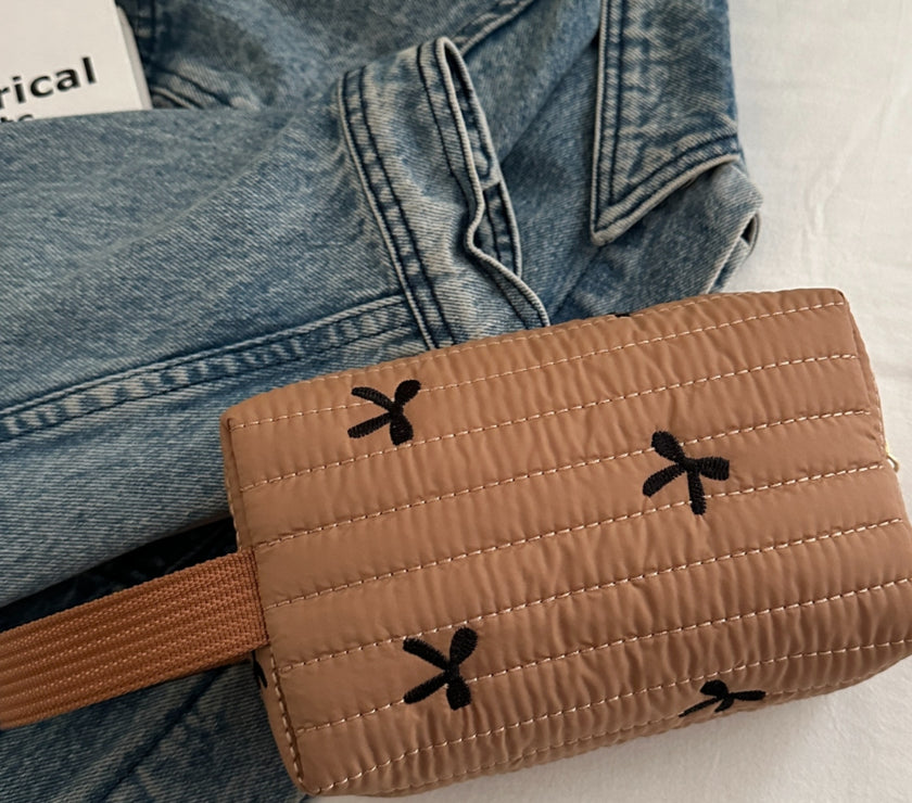 Texture Contrast Bow Wristlet