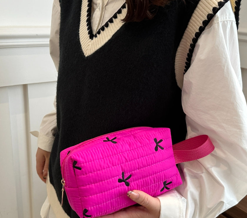 Texture Contrast Bow Wristlet