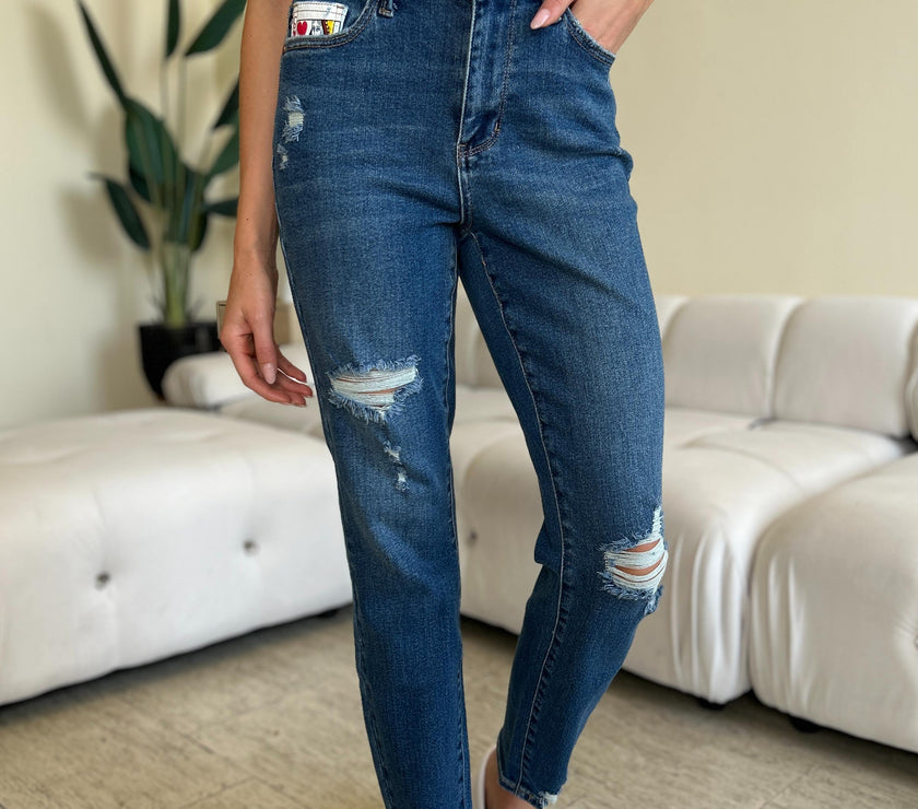 Judy Blue Full Size Queen Of Hearts Coin Pocket BF Jeans