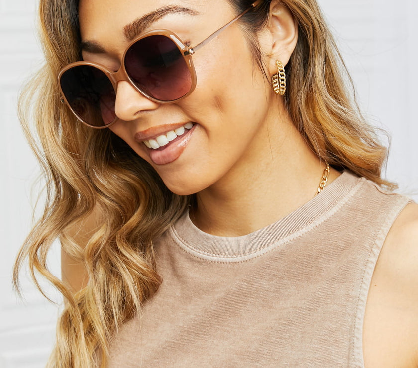 898e4ff8f6cb45cdb620920a0fdc7031-Max