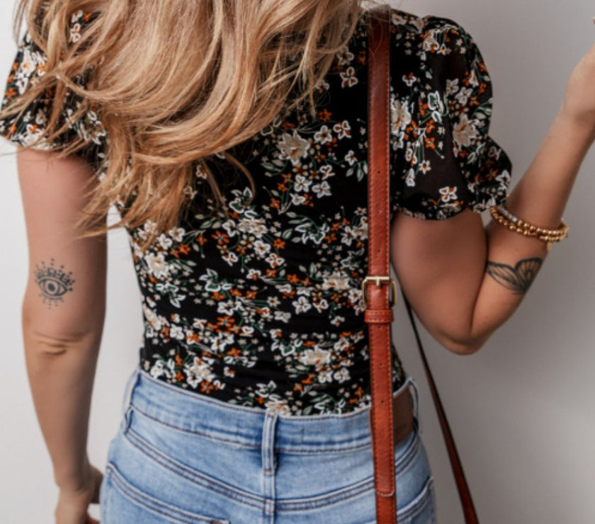 Printed Scoop Neck Short Sleeve Bodysuit