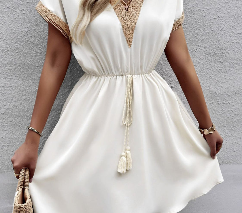 Devine Contrast Trim V-Neck Short Sleeve Mini Dress