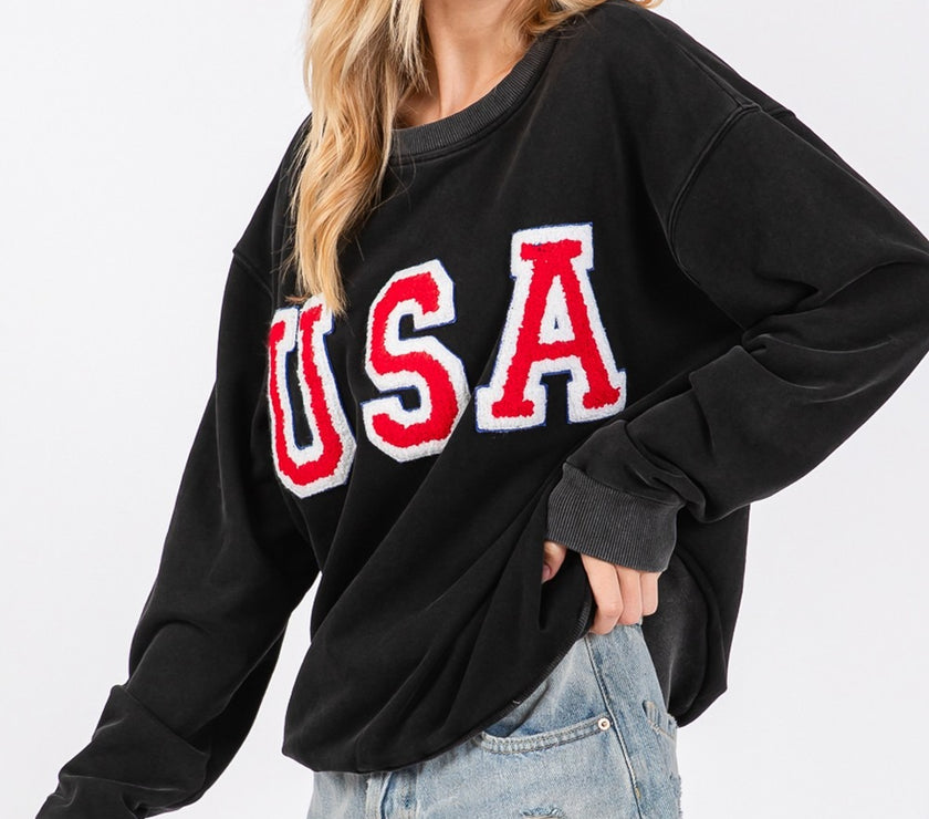 SAGE + FIG USA Letter Patch Round Neck Sweatshirt