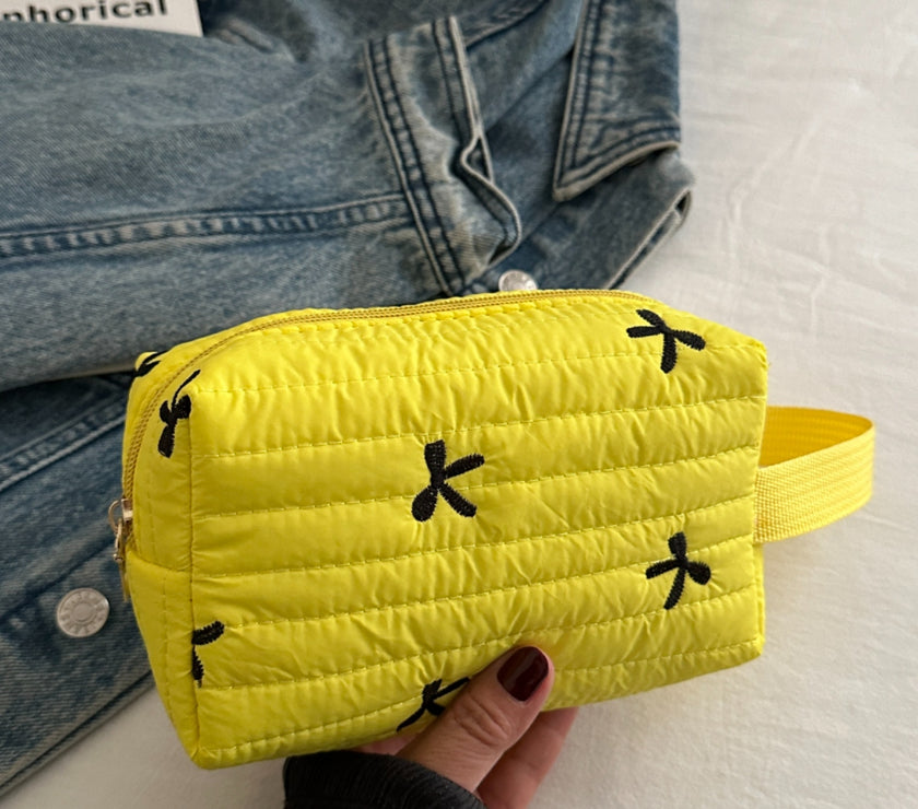 Texture Contrast Bow Wristlet