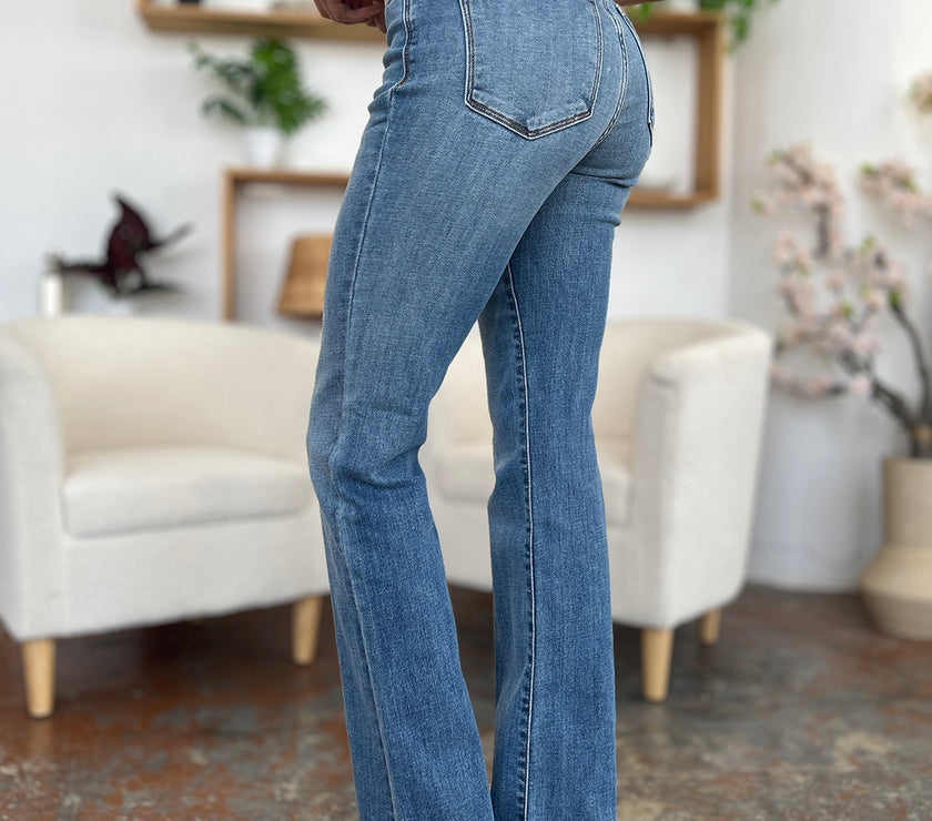 Judy Blue Full Size Mid-Rise Waist Straight Jeans
