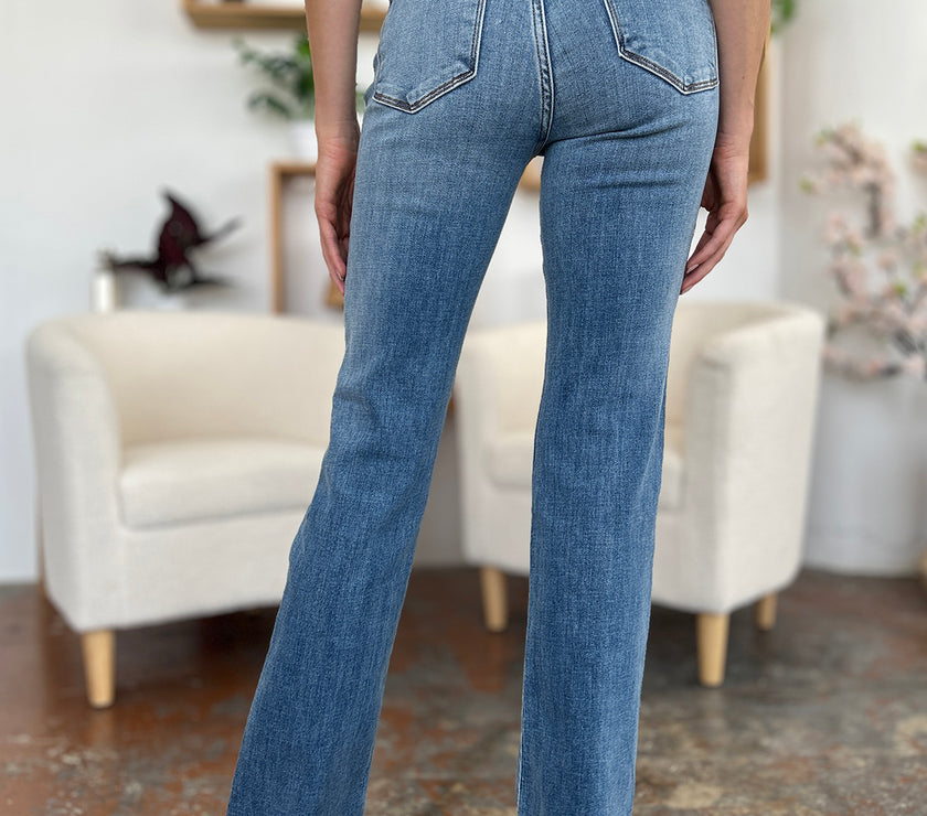 Judy Blue Full Size Mid-Rise Waist Straight Jeans
