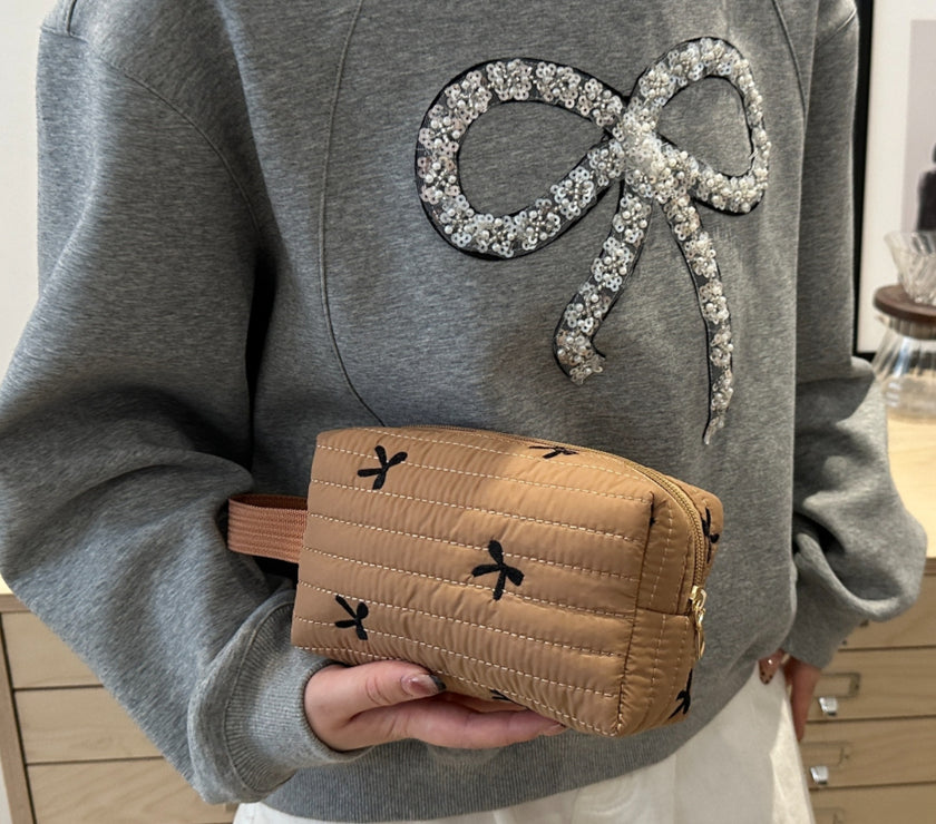 Texture Contrast Bow Wristlet