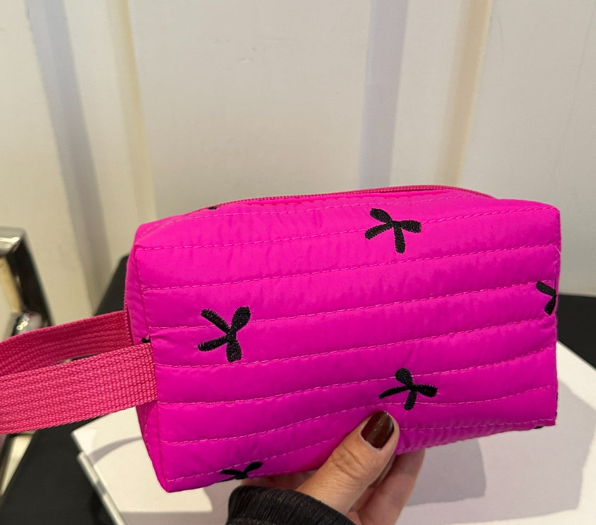 Texture Contrast Bow Wristlet