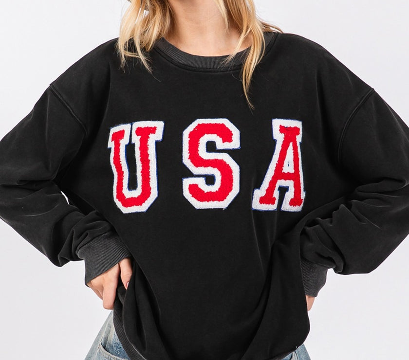 SAGE + FIG USA Letter Patch Round Neck Sweatshirt