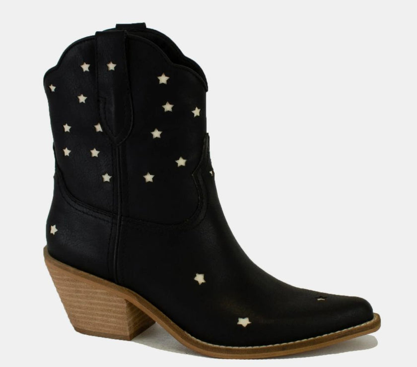 Beast Fashion Faux Leather Star-Shaped Cutouts Point Toe Boots