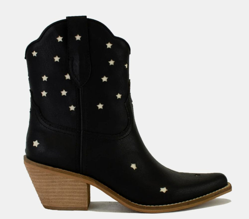 Beast Fashion Faux Leather Star-Shaped Cutouts Point Toe Boots