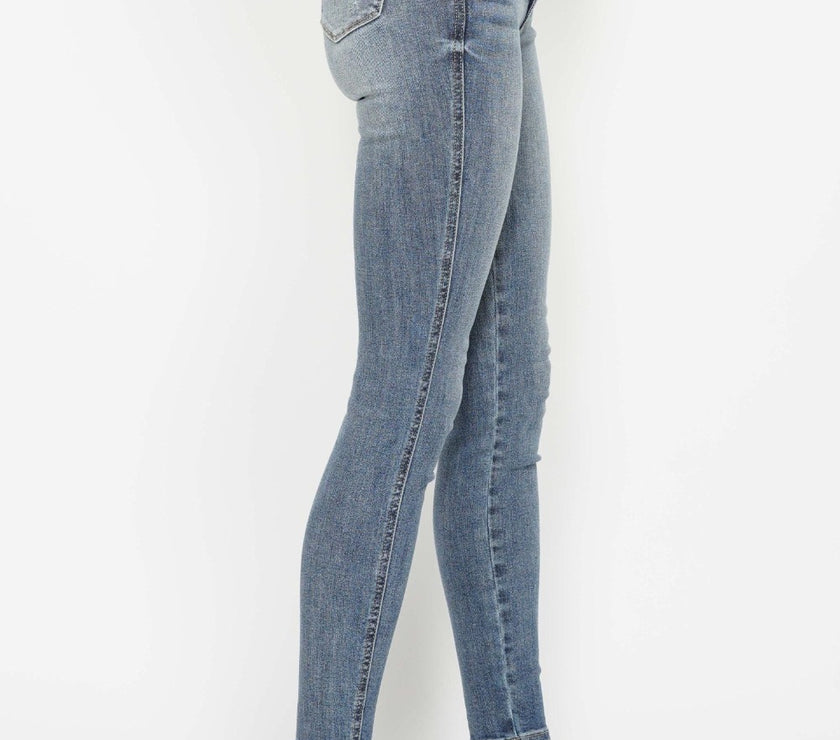 Judy Blue Full Size Tummy Control Contrast Wash Skinny Jeans