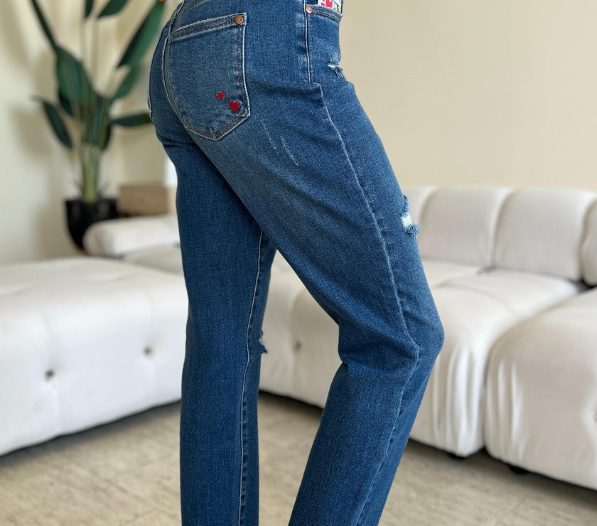 Judy Blue Full Size Queen Of Hearts Coin Pocket BF Jeans