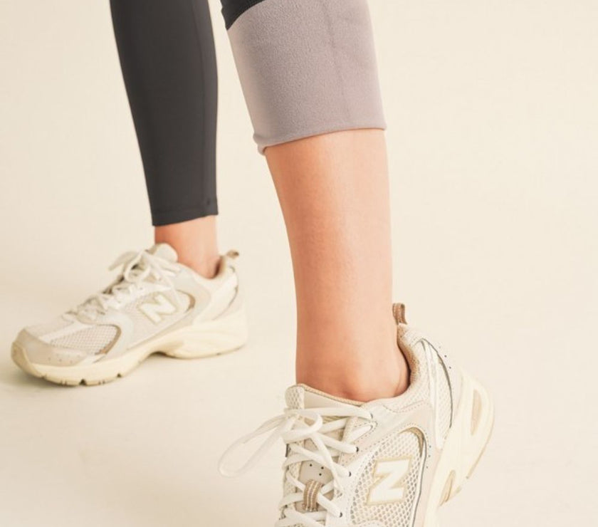 Yelete Full Size Fleece Lined High Waisted Leggings