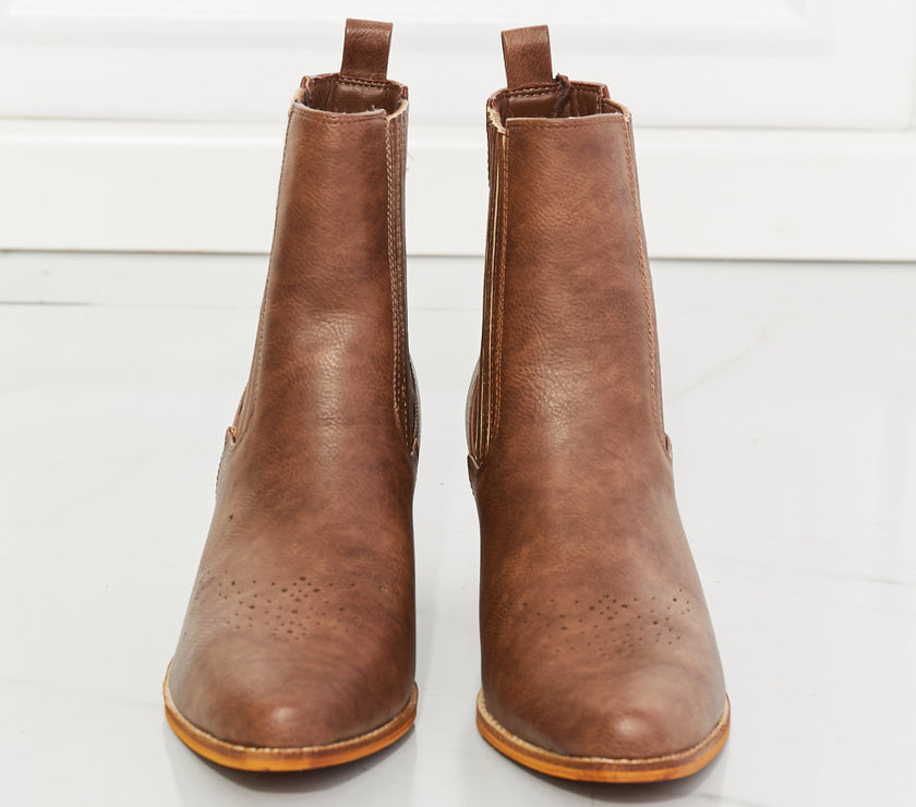 e9f63c5355754e47b48ff523c3487a2f-Max