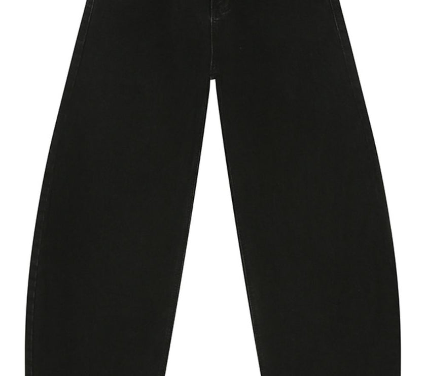 f0b4e6b5-e3b0-416e-9407-2c976a19b7be-Max