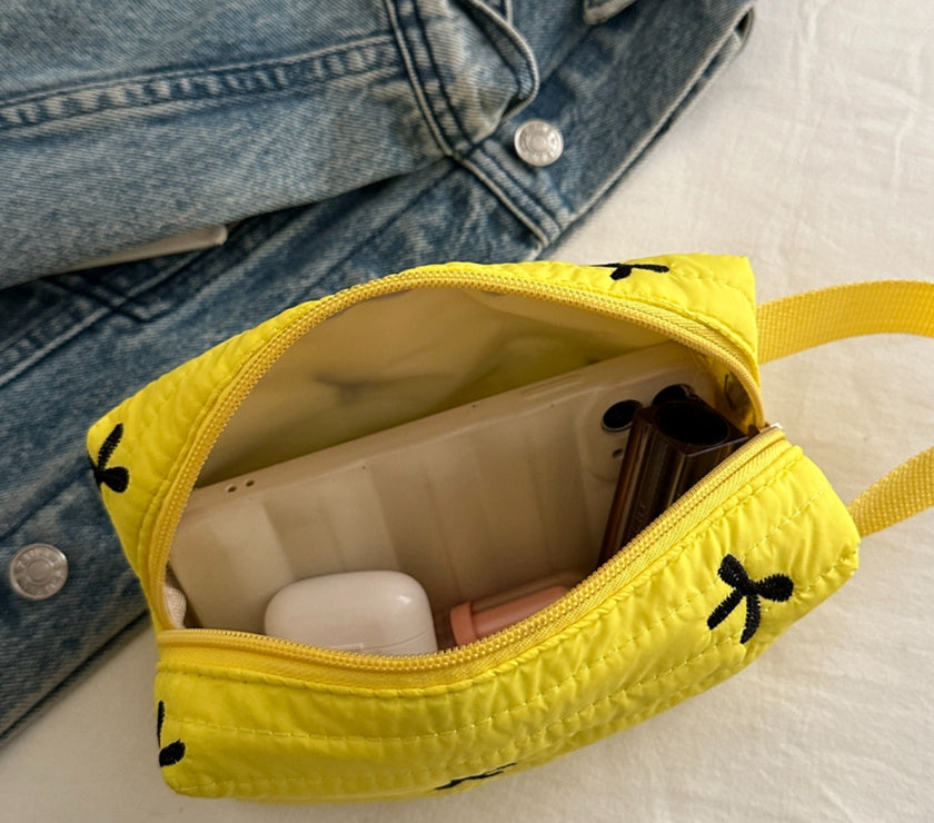 Texture Contrast Bow Wristlet