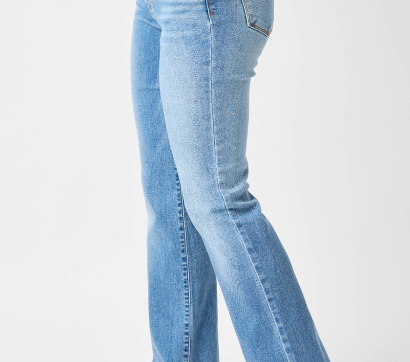 Judy Blue Full Size Mid-Rise Waist Straight Jeans