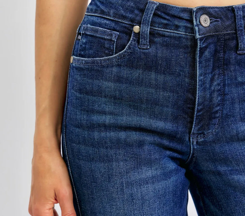 f473bef3-dc3a-40b5-98c6-2d732ec2db0a-Max