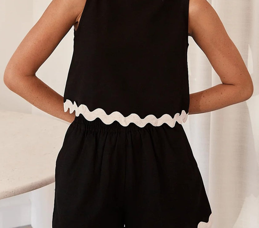 Contrast Trim Round Neck Top and Shorts Set