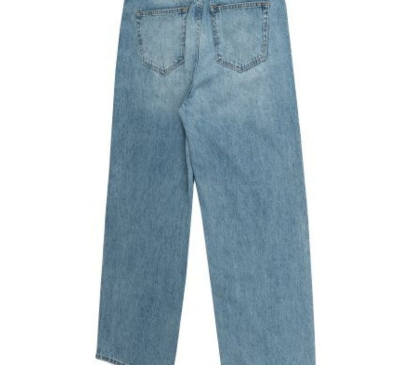 f7d6e13b-5a40-42ac-a7d1-db11ec9f7914-Max